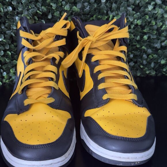 USED Nike Dunk High Retro \